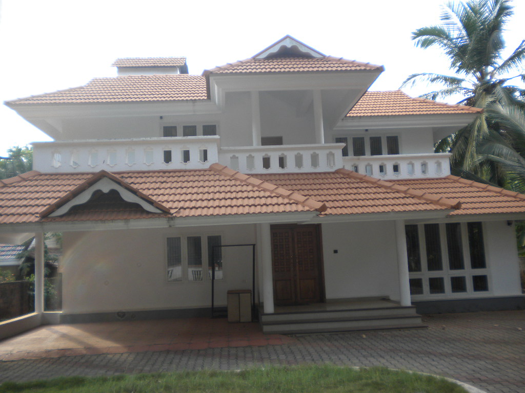 modern house for sale at pottammal,near thondayad by-pass calicut twon.