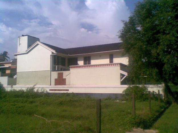 a 5 bhk home for immediate sale near eranhipalam @ rs 85