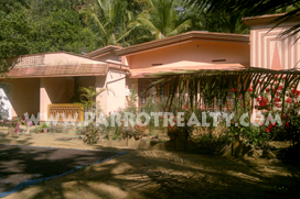 beautiful5acre land near to karapuzha dam site!