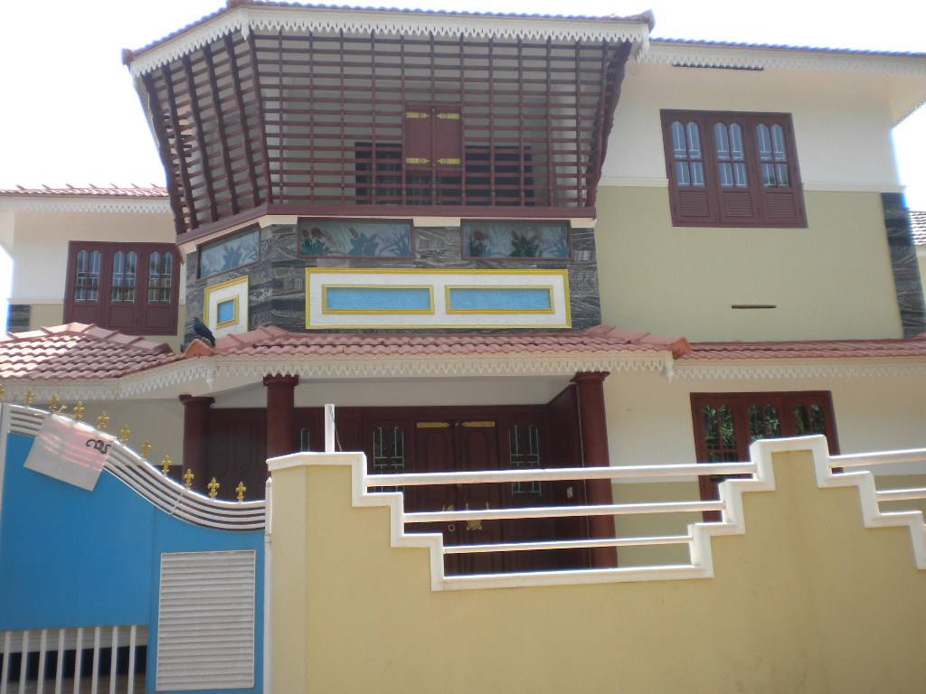 2400 sqft house in 5.5 cents land for sale @ 78 lakh