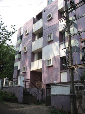2 bed room flat at pottamal calicut, furnished,carpark