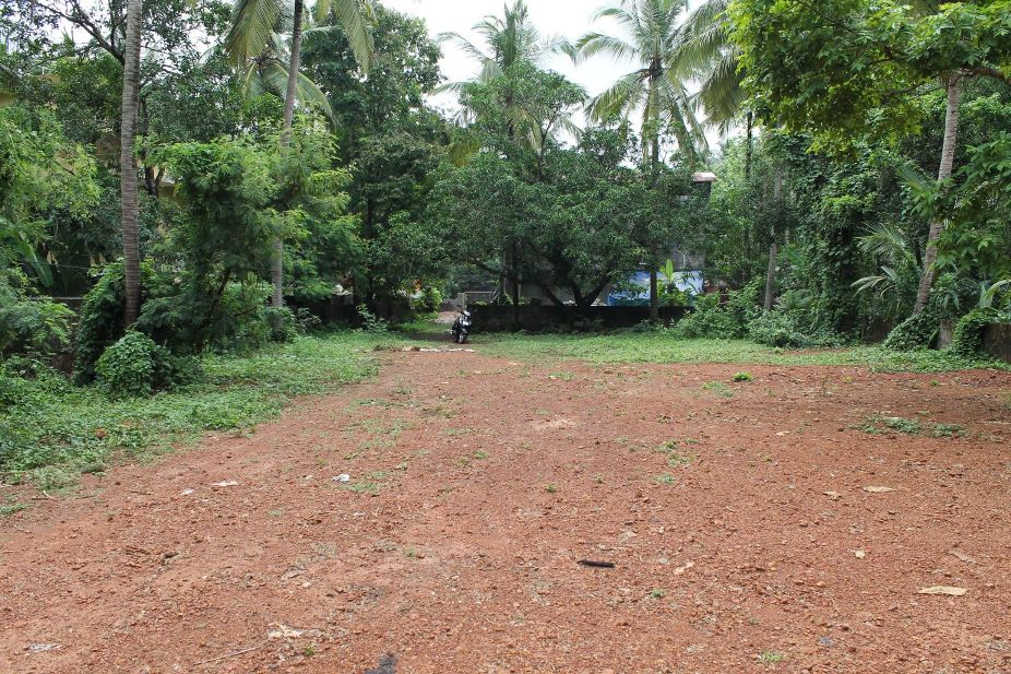 27 cent for sale , poorathara , pavangad. near poorathara radio station