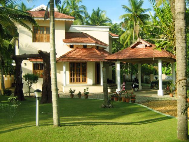 beautiful villa at an amazing price(4 bhk)2600sqft,25 cents,landscape and fancy wall. â€”