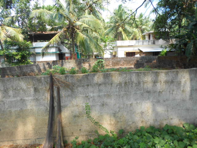 urgent sale 7 cent plot for sale in calicut