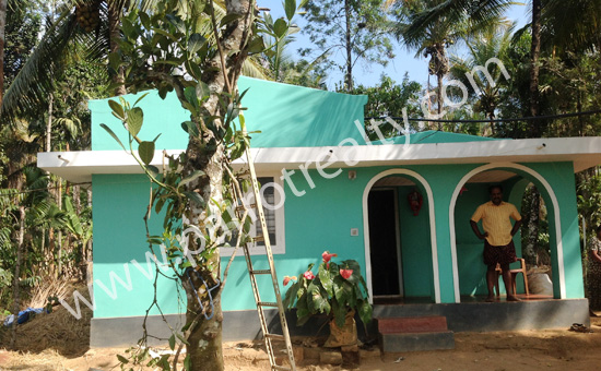 30cent land with a small house for sale
