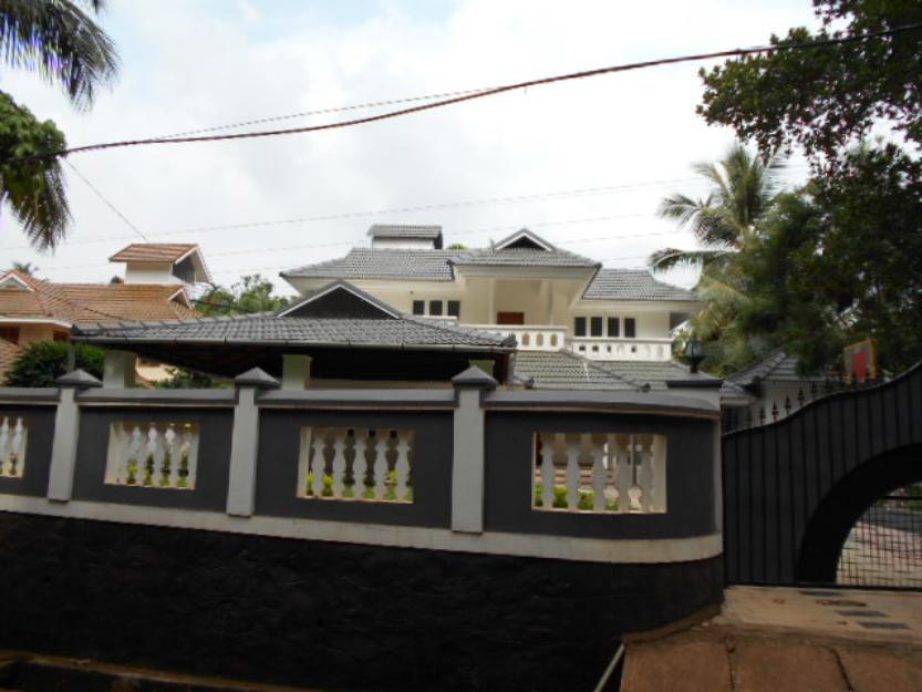 20 cent posh house for sale calicut pottammal.