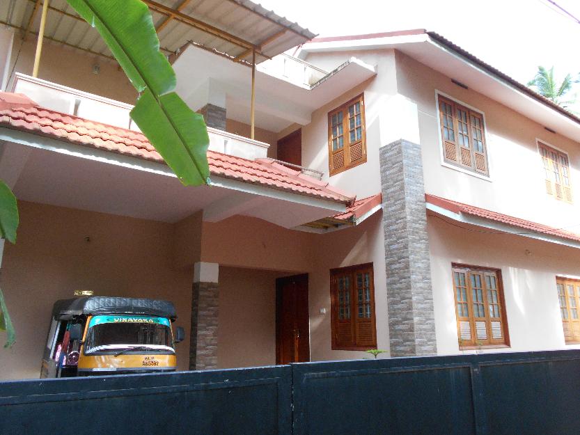 parambil bazar kozhikode 5 cent ,4 bed house 50 lac