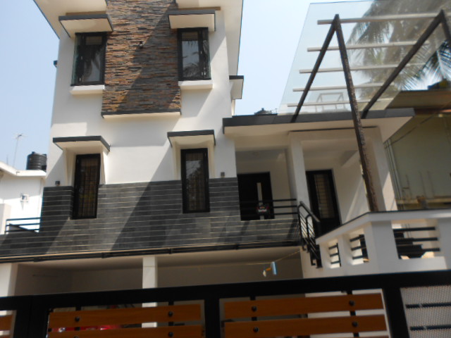 posh iris house in calicut city