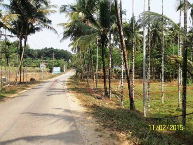 good house plot on omasseri - kodencheri main road