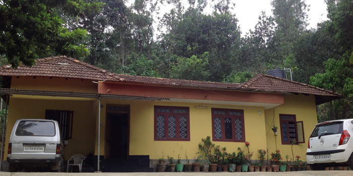 2.50 acre land with house for sale in maadakara(batheri)