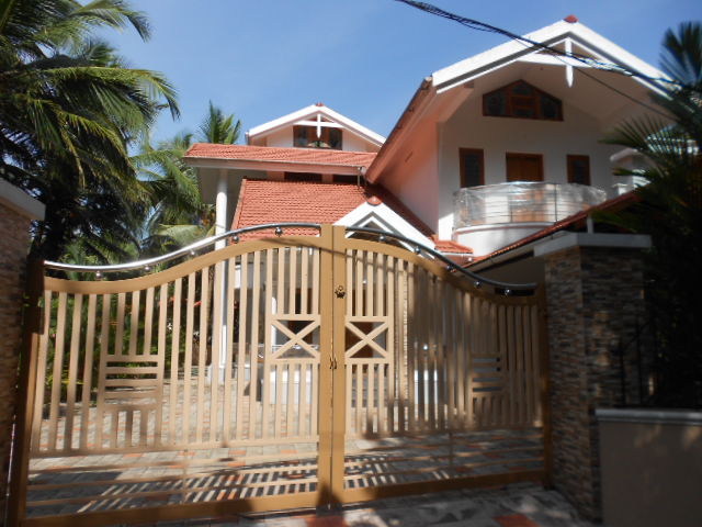 2.75 crore posh house in calicut at malaparamba bypass at wayanad road