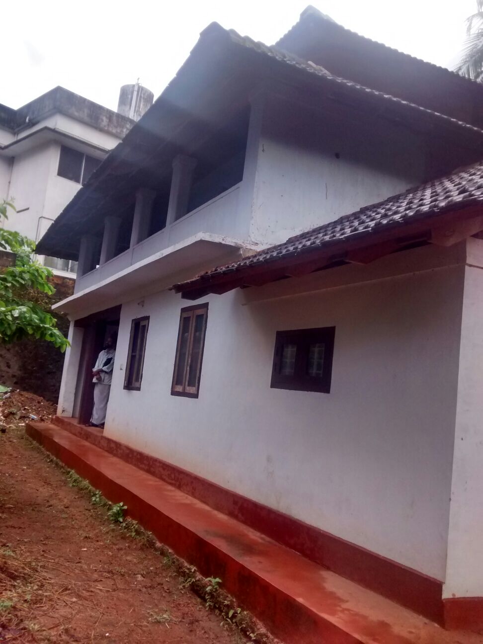 15.5 cent house and plot