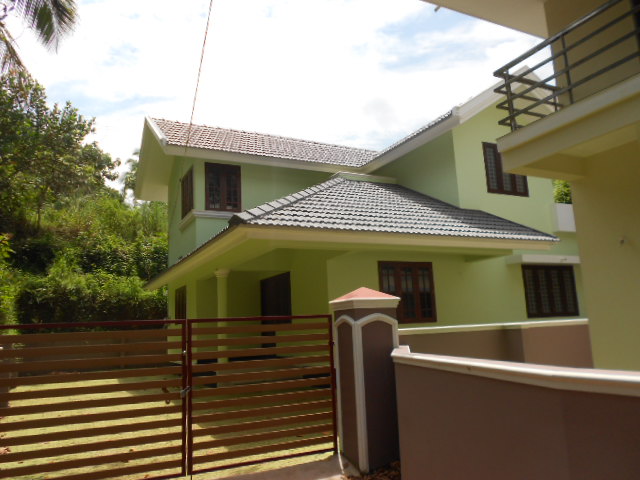 5.5 cent 1700 sqft 3 bedroom at medicalcollege