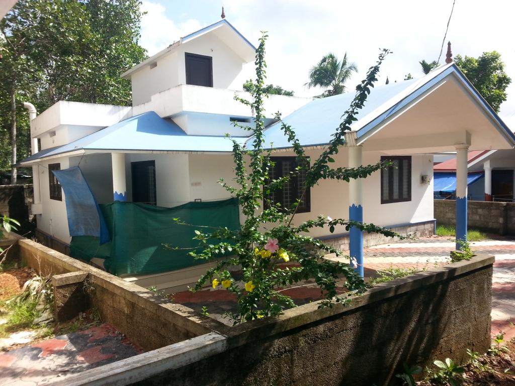 ready to occupy a newly built house at mukkam in calicut