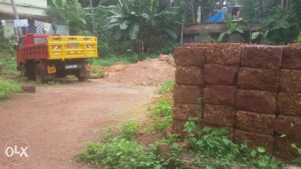 10 cent sqaure lot at perumanna