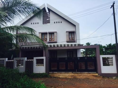 independent house/villa in karaparamba