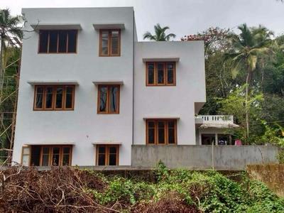 independent house/villa for sale malaparamba near providance college and silver hills school