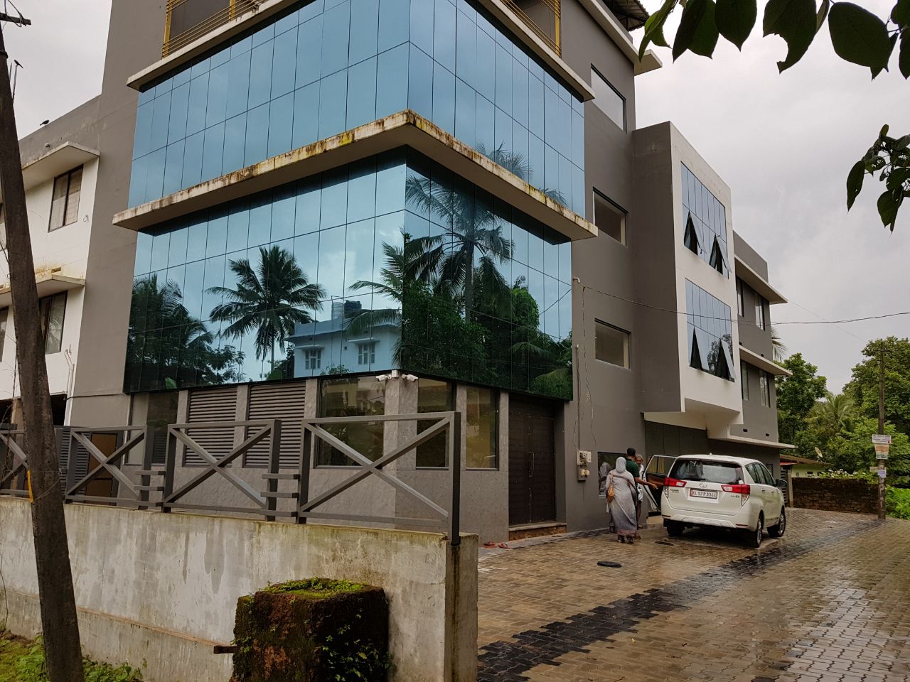 2 bhk flat for family only