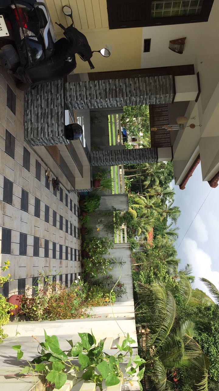 urgent sale house near vengeri